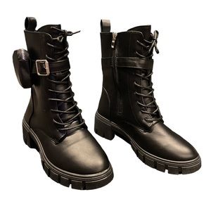 Combat boots with pouch